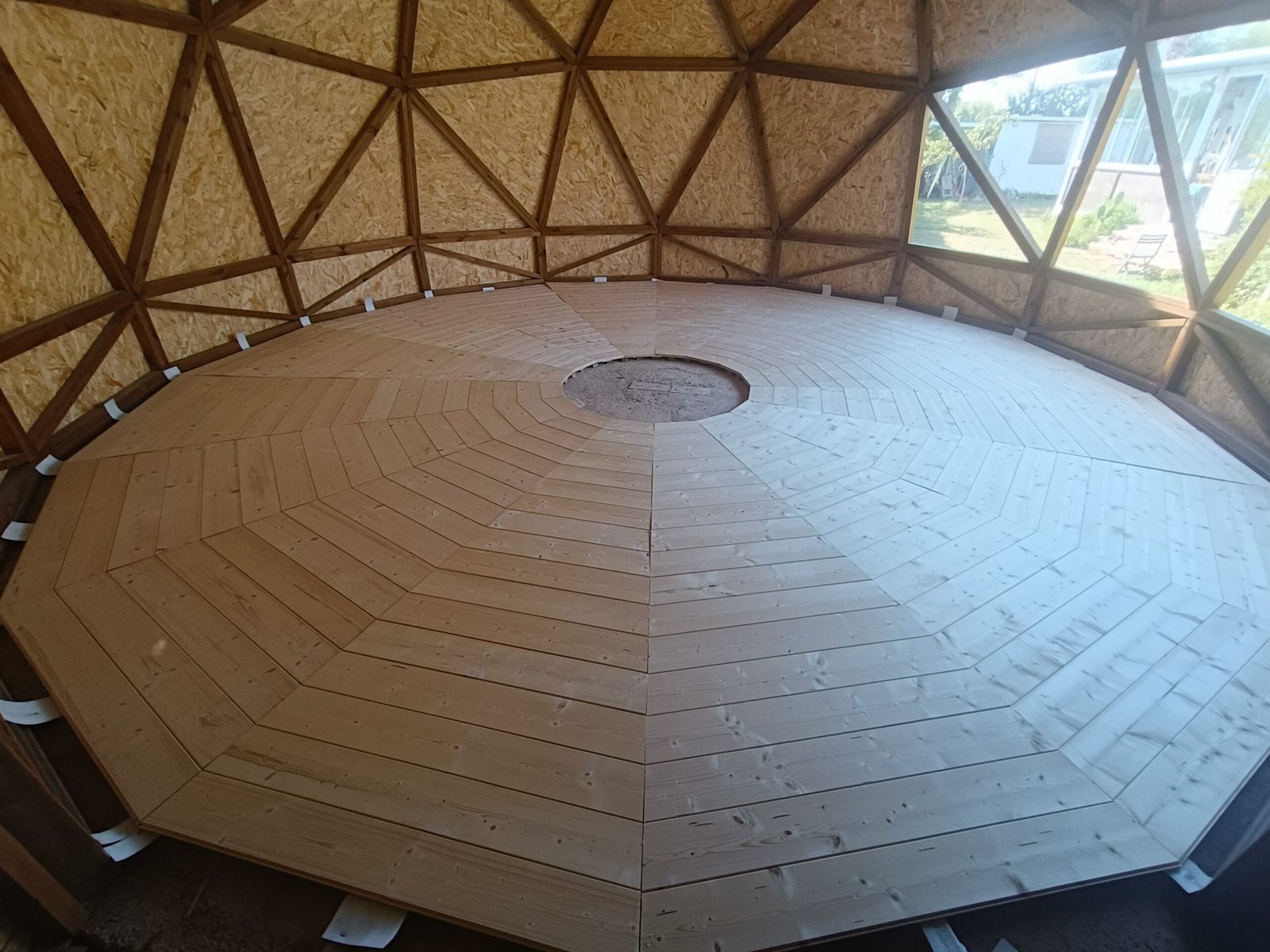 DomoSol espacio tachyónico en domo de madera cerca de Sagunto